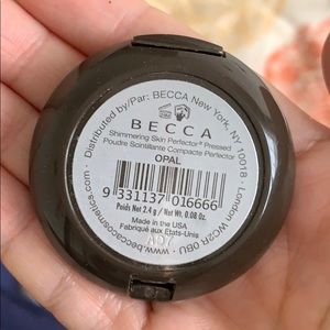Becca shimmering skin perfector presses Opal